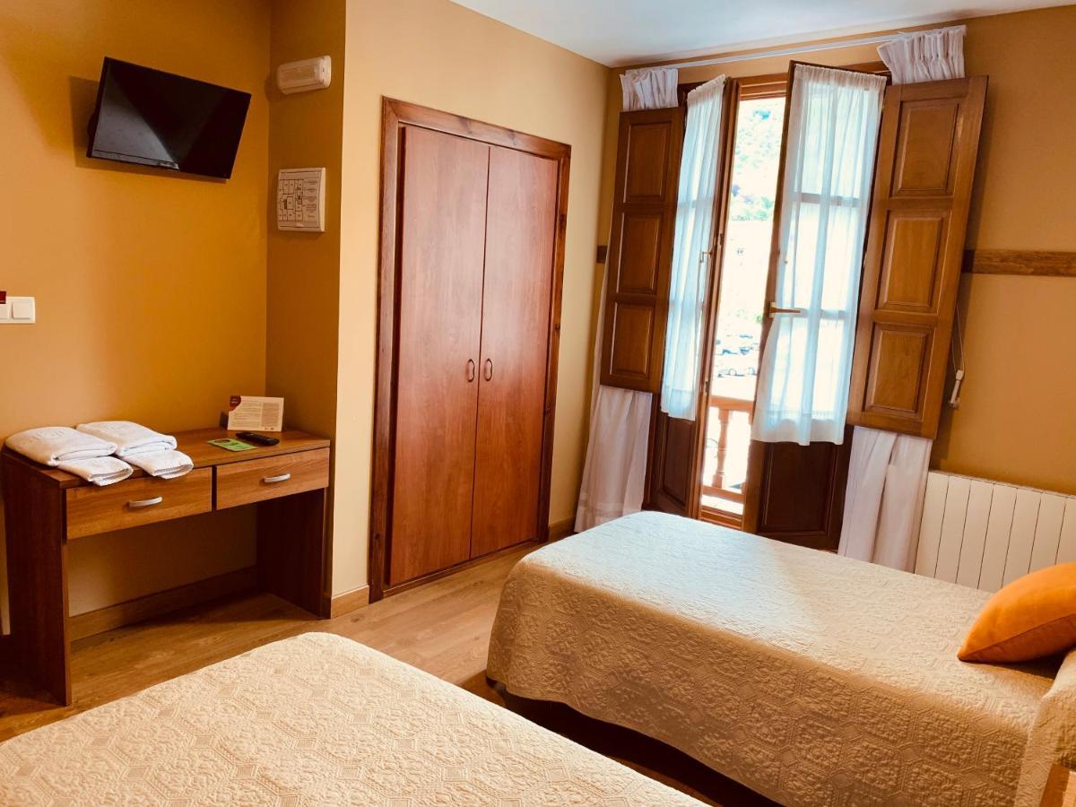 Hostal La Serna 호텔 포테스 외부 사진
