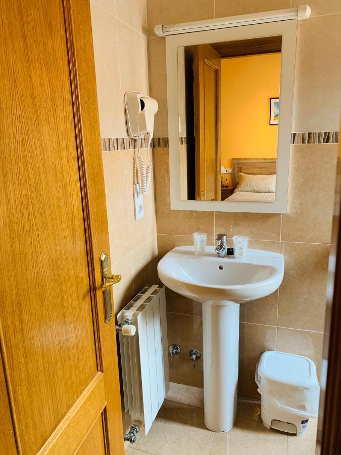 Hostal La Serna 호텔 포테스 외부 사진